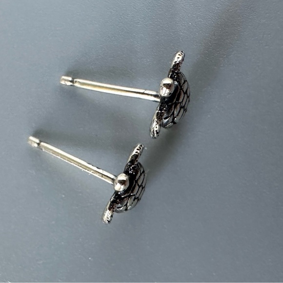 Sterling Silver Turtle Ear Stud - Picture 8 of 10